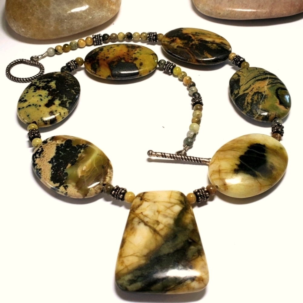 ✨Yellow Turquoise Semiprecious Stone Necklace